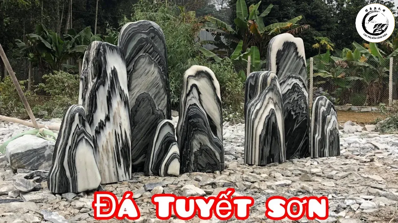 Cách sắp xếp đá tuyết sơn theo tầng lớp để tạo ra thế núi uy nghi vững chãi